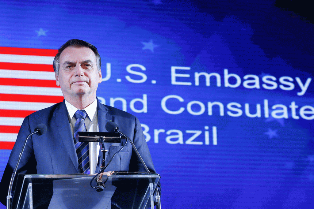 Bolsonaro participa de jantar em comemoração à independência dos EUA