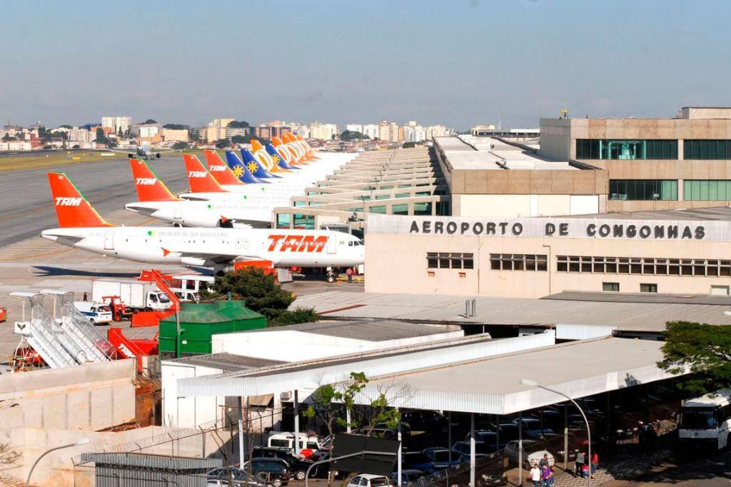 Aeroportos: "Pretendemos criar uma nova série de debêntures onde haverá mais incentivo para o emissor", disse o ministro (Agência Brasil/Valter Campanato)