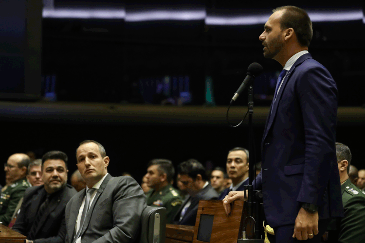 Eduardo Bolsonaro: Trad, que presidiu nesta quarta a última reunião do grupo antes do recesso parlamentar, prevê um prazo de 45 dias para a Casa analisar o caso de Eduardo (Marcos Corrêa/PR/Palácio do Planalto/Flickr)