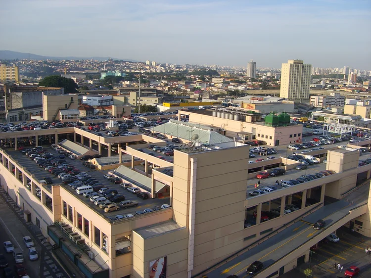 De acordo com o Osasco Plaza Shopping, áreas internas do prédio ainda estão vetadas e isoladas para a conclusão de reparos (Osasco Plaza/Divulgação)