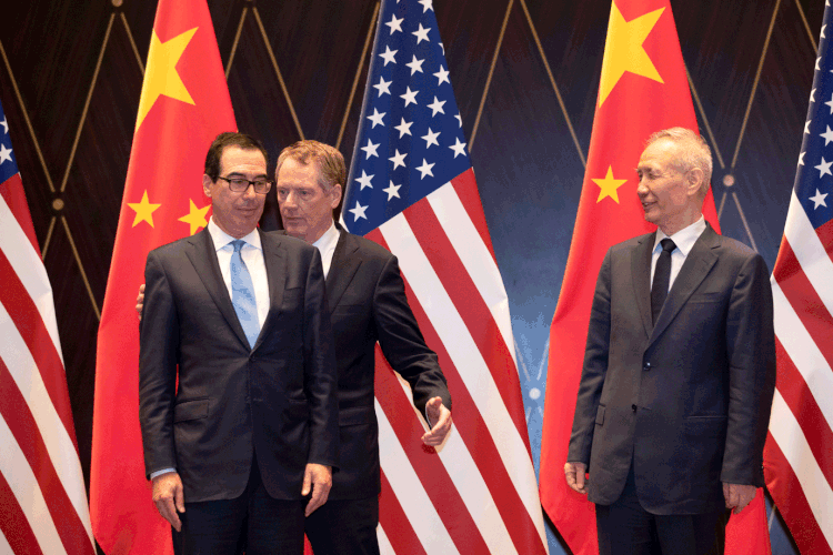 EUA-China: representantes de ambos os países negociam acordo comercial (Ng Han Guan/Reuters)