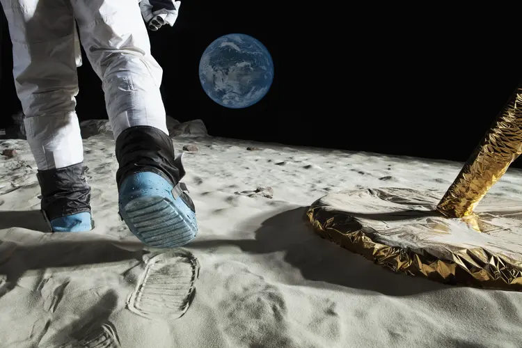 Homem na Lua: Paleoantropólogo francês Yves Coppens comenta experiência vivida por ele 50 anos atrás quando pesquisava na Etiópia (fStop Images - Caspar Benson/Getty Images)