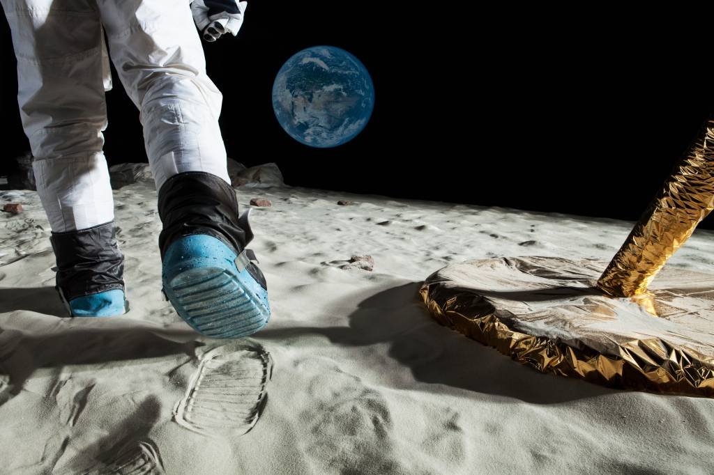 Após 50 anos do Apolo 11, febre lunar está de volta