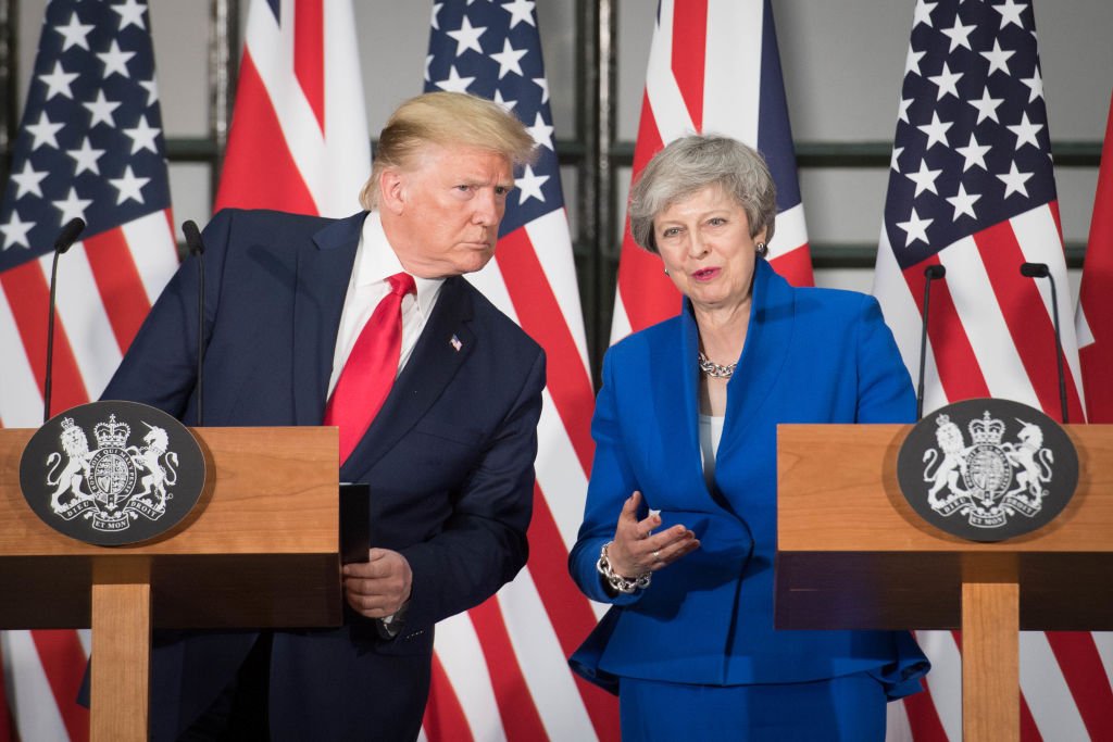 Embaixador britânico critica Trump e Reino Unido deve pedir desculpas