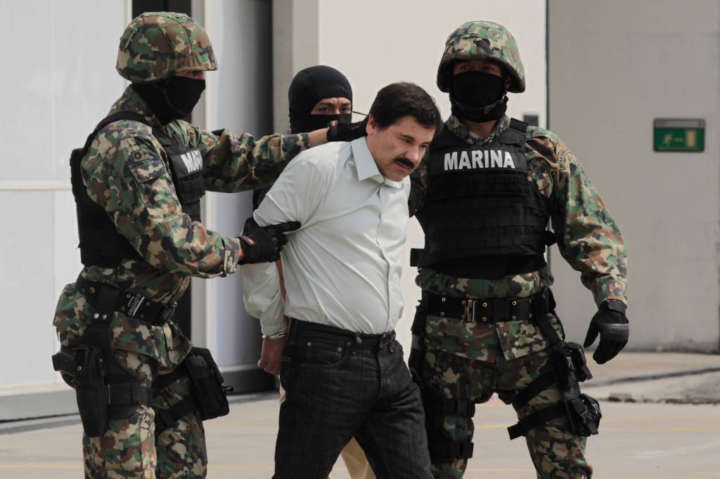 Traficante mexicano El Chapo é condenado à prisão perpétua nos EUA