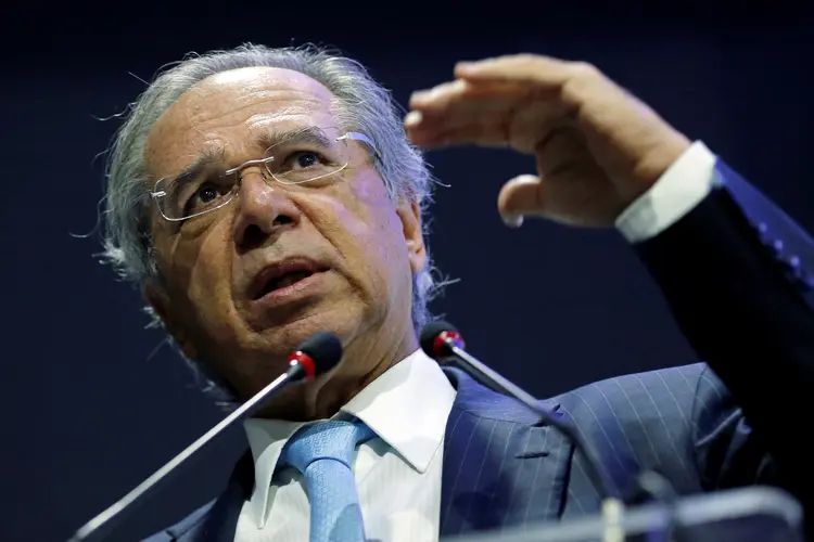 Paulo Guedes: senadores têm cobrado ministro por apoio da equipe econômica a pautas que significam mais receitas para os governos regionais (Adriano Machado/Reuters)