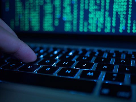 Especialistas passam a classificar grupo de hackers como "chapéu branco", aqueles que realizam invasões com o objetivo de expor vulnerabilidades no sistema (Getty Images/Oliver Nicolaas Ponder / EyeEm)