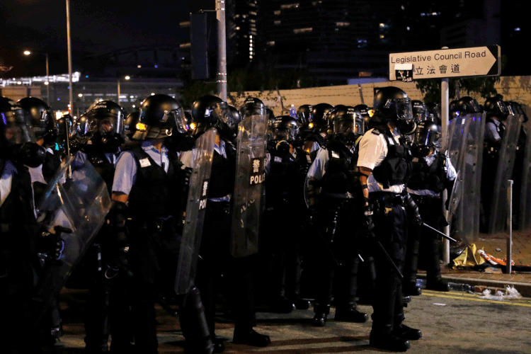 Hong Kong: autoridades e manifestantes se enfrentam em meio a protestos no País (Tyrone Siu/Reuters)
