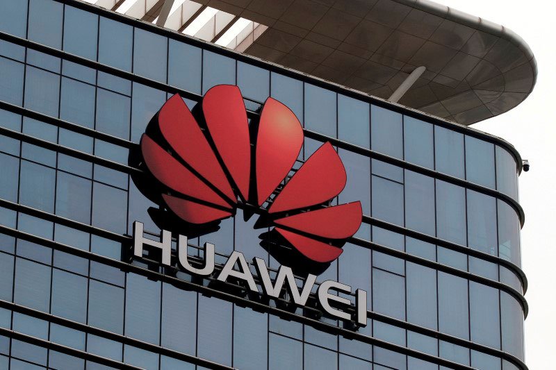 Huawei: governo brasileiro avalia manter alinhamento aos EUA e banir gigante chinês de telecomunicações (Tyrone Siu/File Photo/Reuters)