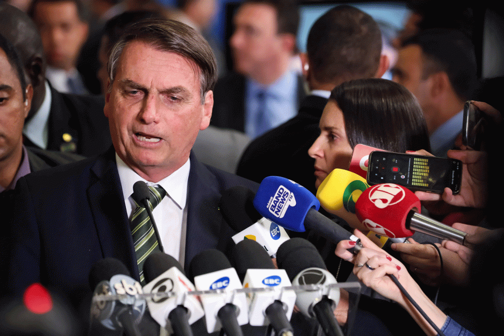 O que está por trás da metralhadora de declarações virulentas de Bolsonaro