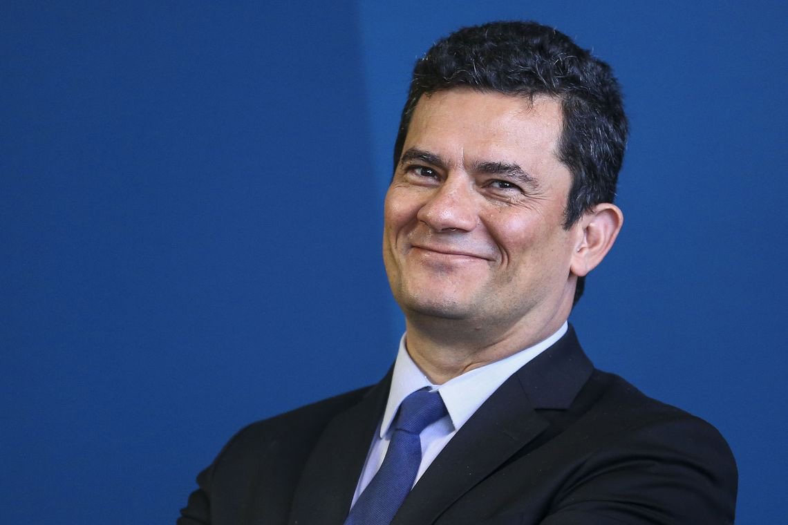 PGR não vê irregularidades em diálogos de Moro no caso Lula