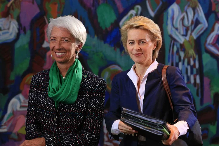 No comando: Christine Lagarde (à esquerda), atual diretora-gerente do FMI, e Ursula von der Leyen, atual ministra da Defesa da Alemanha, vão chefiar, respectivamente, o Banco Central Europeu e a Comissão Europeia (Montagem com fotos de Chris Ratcliffe e Krisztian Bocsi/Bloomberg)