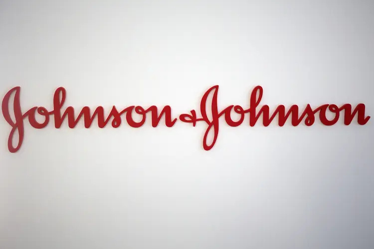 Johnson &amp; Johnson:  (Simon Dawson/Bloomberg)