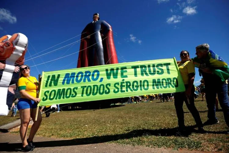 Ato em Brasília: manifestantes se reuniram em mais de 80 cidades do Brasil no domingo (Adriano Machado/Reuters)