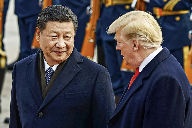 Presidentes Donald Trump e Xi Jinping: os dois países estão no centro das atenções em 2020 (Damir Sagolj/Reuters)