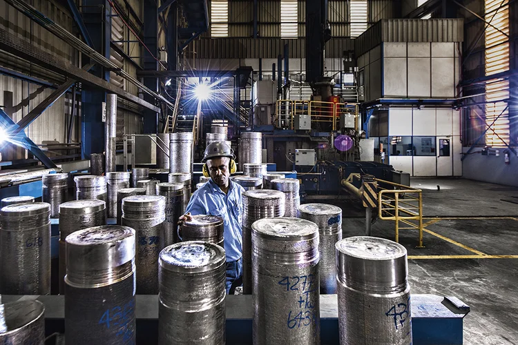 Fábrica da CBMM em Araxá (MG): empresa com 67 anos de história inova para continuar líder de mercado e garantir perpetuidade (Germano Lüders/Exame)