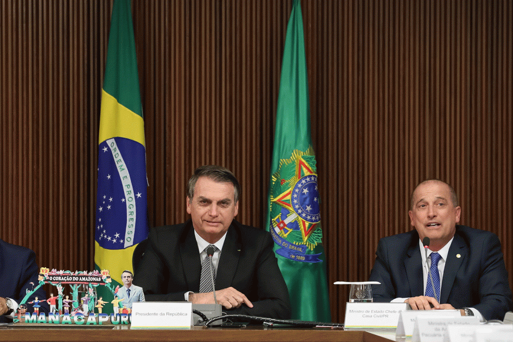 Bolsonaro-Lorenzoni: ministros que têm mandatos vão votar pela Previdência (Marcos Corrêa/PR/Reprodução)