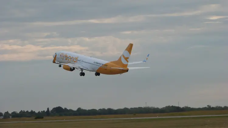 Avião da Flybondi na Argentina: empresa fundada em 2018 é a terceira em voos domésticos no mercado argentino. Líder é a estatal Aerolíneas Argentinas (Flybondi/Divulgação)