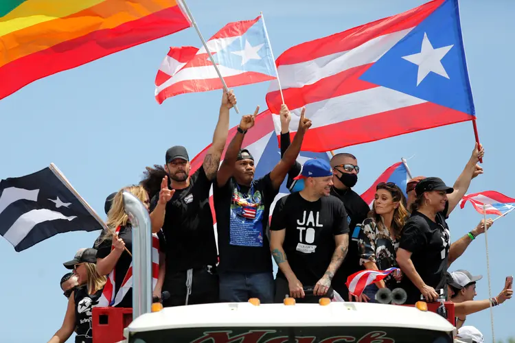 Porto Rico: após protestos e envolvido em escândalo, governador renuncia