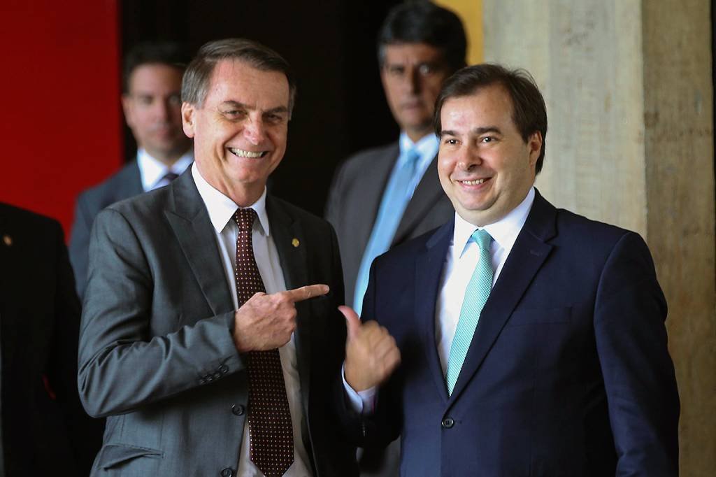 Fora da agenda, Maia e Bolsonaro discutem divisão de leilão do pré-sal