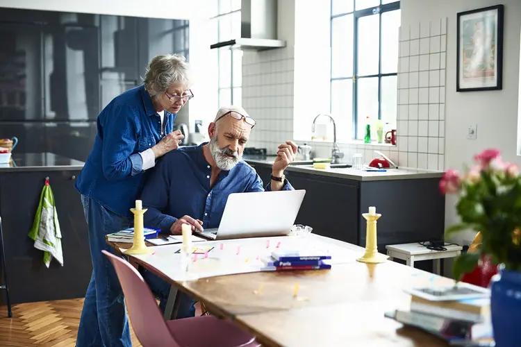 Será mesmo inconcebível pedir demissão em momentos de economia fragilizada? (10'000 Hours/Getty Images)