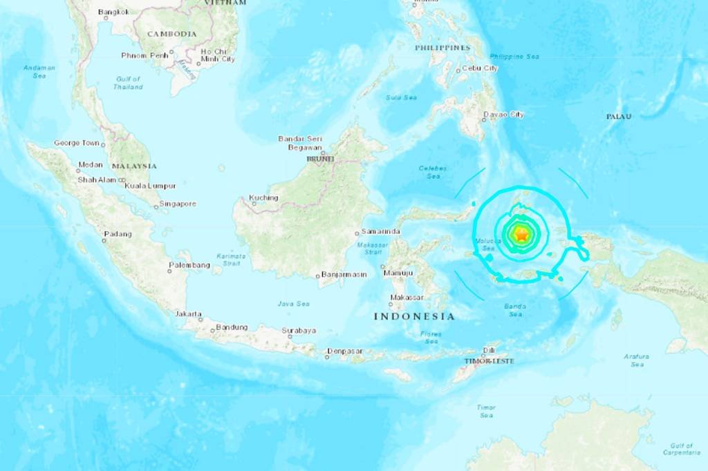Forte terremoto de 7,3 graus atinge a Indonésia