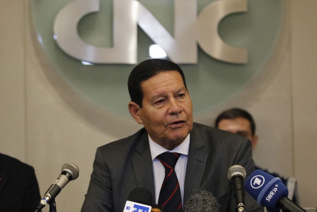 Mourão diz que não vê problema se Bolsonaro escolher outro vice em 2022