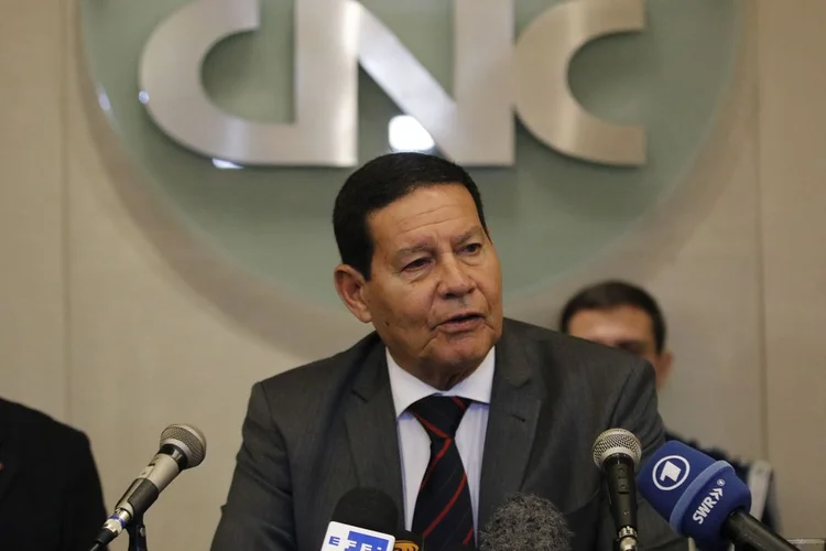 Mourão: em entrevista, o vice-presidente demonstrou apoiar a possível indicação de Eduardo (Tomaz Silva/Agência Brasil)
