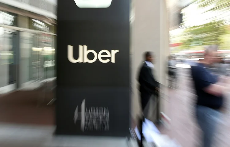 Uber: Pelo menos 14 mil viagens foram realizadas por motoristas que não eram quem diziam ser, em Londres (AFP/AFP)