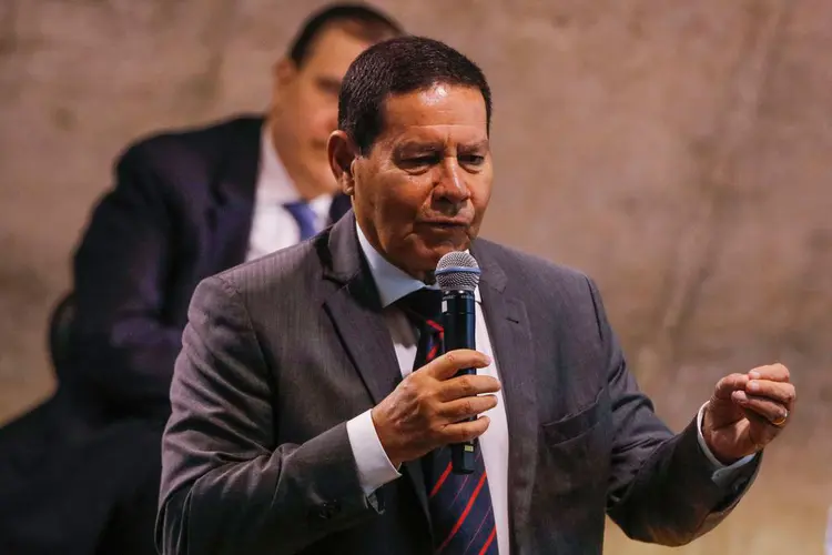 Hamilton Mourão: Vice-presidente disse em palestras a empresários que "não há saída fora da democracia liberal como sugerem alguns que desejam soluções rápidas" (Tomaz Silva/Agência Brasil)