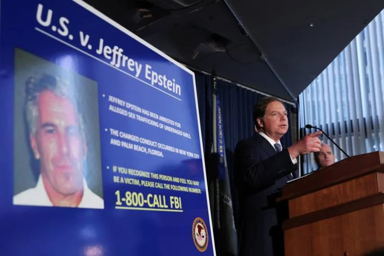 Procurador Federal de Nova York, Geoffrey Berman, anuncia a nova prisão do empresário Jeffrey Epstein em julho
 (Shannon Stapleton/Reuters)