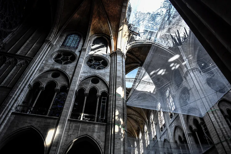 Obras na nave da catedral de Notre-Dame três meses após incêndio
17/07/2019
Stephane de Sakutin/Pool via REUTERS (Stephane de Sakutin/Reuters)