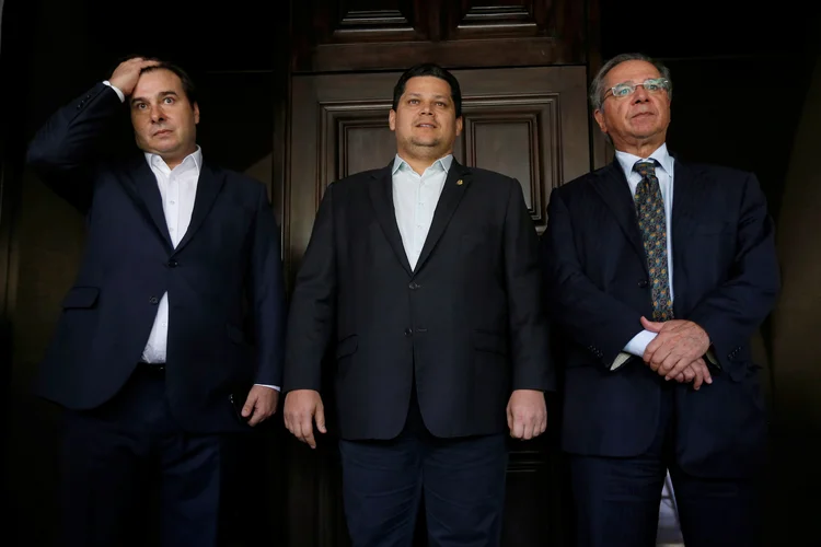 Senado: Alcolumbre se reuniu nesta segunda com Rodrigo Maia e Paulo Guedes (Adriano Machado/Reuters)