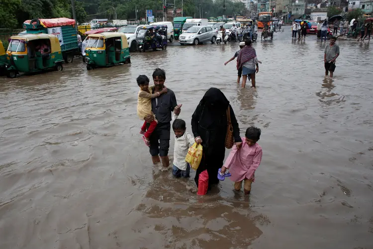 Índia: as chuvas de junho a setembro representam cerca de 70% da precipitação do país (Adnan Abidi/Reuters)