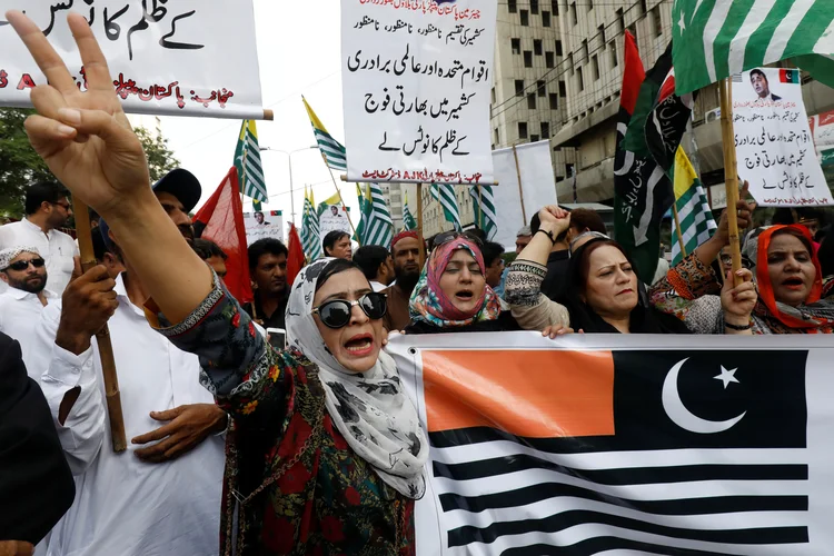 Caxemira: nova lei indiana dividiu o estado em dois territórios, submetidos ao controle do governo central (Akhtar Soomro/Reuters)