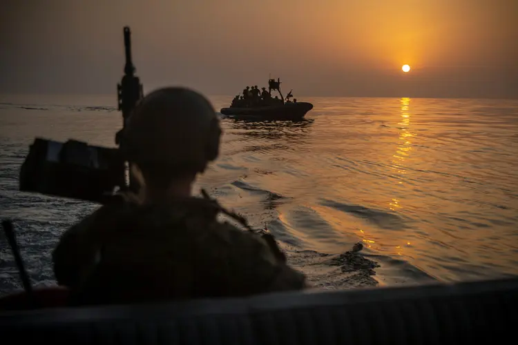 Marinha dos EUA em exercício militar no Golfo: tensões com o Irã (Matthew Teutsch/U.S. Navy/Handout/Reuters)
