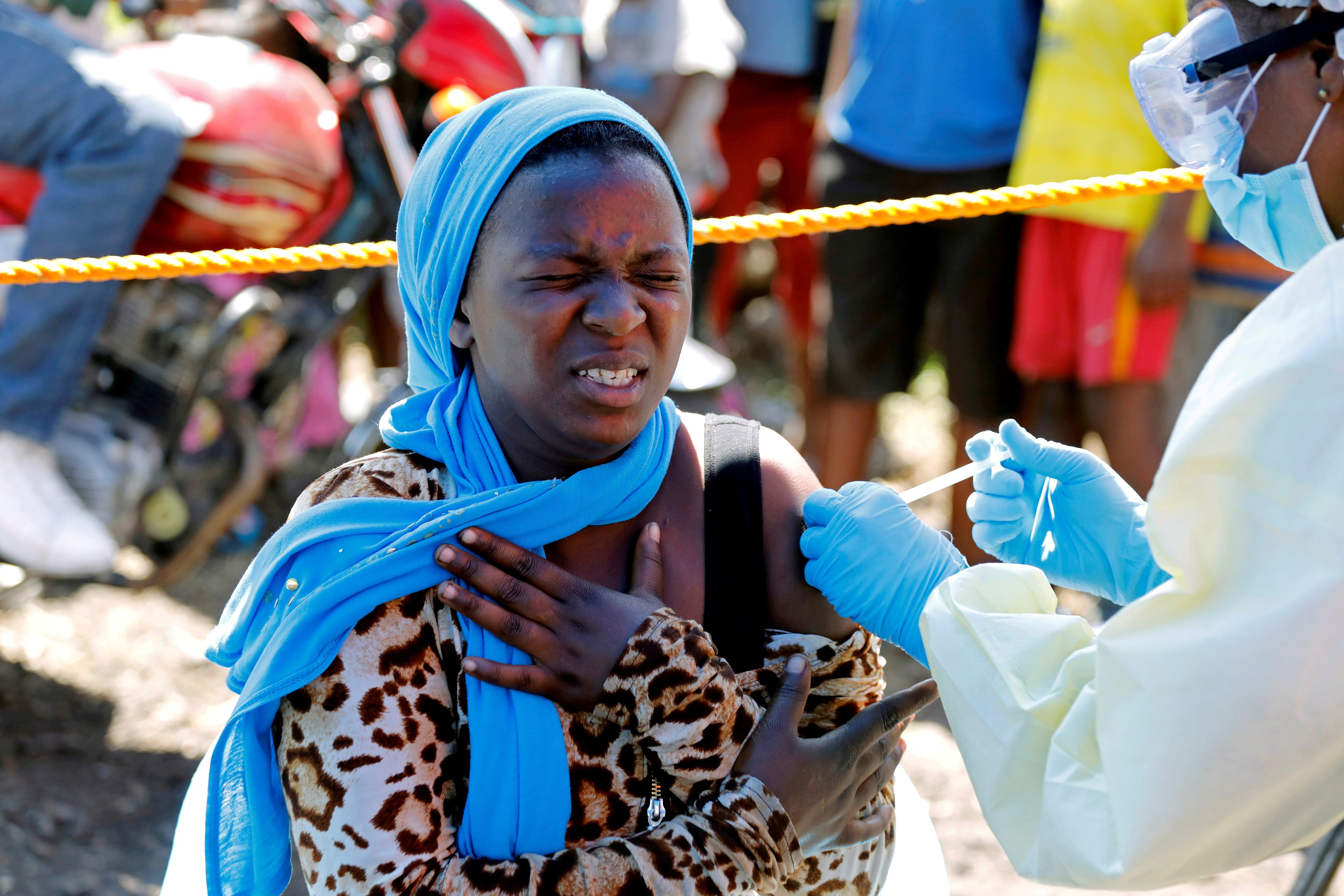 Após críticas de racionamento, Congo introduz nova vacina contra ebola