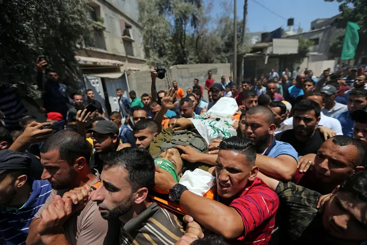 Israel: pelo menos 14 pessoas ficaram feridas, uma delas gravemente (Ibraheem Abu Mustafa/Reuters)