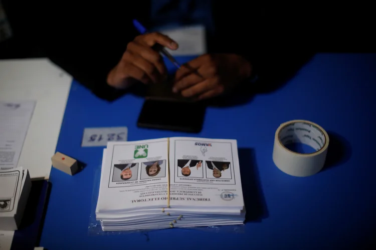 Guatemala: centros de votação abriram neste domingo para a eleição presidencial (Jose Cabezas/Reuters)
