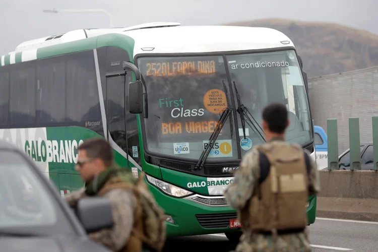 Rio: polícia já ouviu mais de 30 testemunhas do sequestro na Ponte Rio-Niterói (Ricardo Moraes/Reuters)
