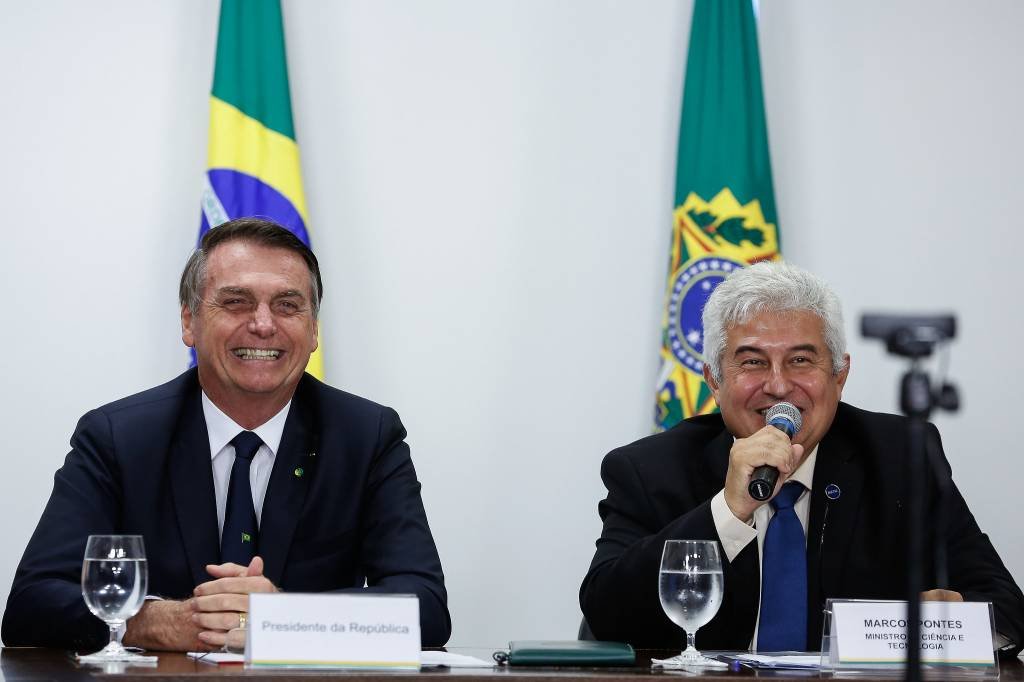 Bolsonaro quer privatizar Correios, mas Pontes diz que projeto não existe