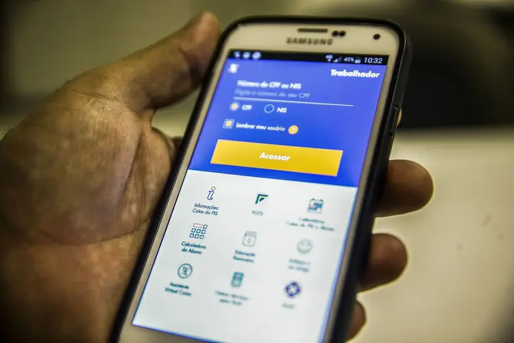 Pagamento é realizado por meio de crédito em conta poupança social digital, aberta automaticamente pela Caixa (Marcelo Camargo/Agência Brasil)