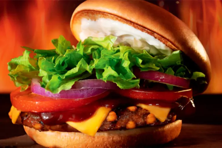 Prime Blend Cheese: diferencial é ter queijo coalho dentro da carne.  (Burger King/Divulgação)