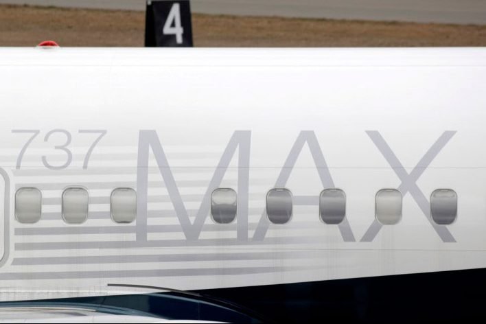 Boeing atualizará software de voo do 737 MAX para resolver falhas