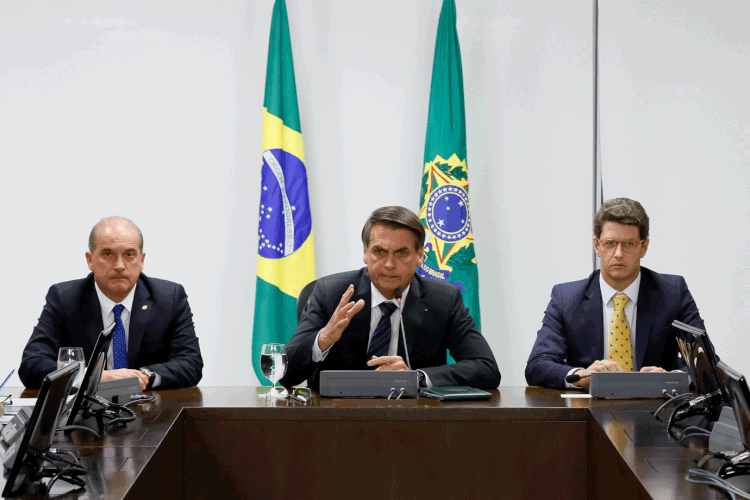 Bolsonaro: presidente fez reunião com ministros para discutir queimadas na Amazônia (Isac Nóbrega/PR/Flickr)