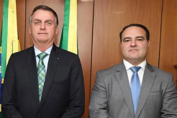 Presidente Jair Bolsonaro e Jorge Oliveira: Advogado e major da Polícia Militar chegou a secretaria-geral da Presidência em junho. (Palácio do Planalto/Divulgação)