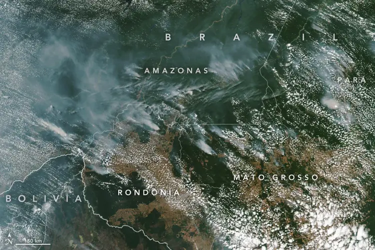 Queimadas: imagem da Nasa mostra fumaça de áreas com incêndios florestais (Nasa/Reprodução)