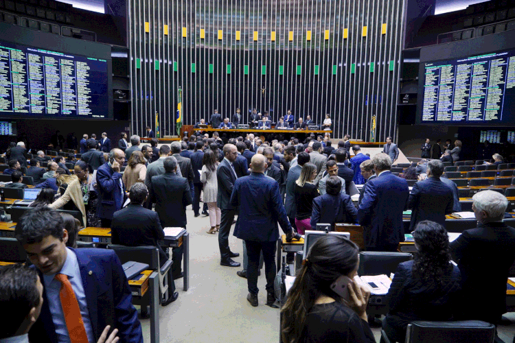 PT: o deputado Enio Verri (PR) assumirá a liderança no lugar de Paulo Pimenta (RS) (Pablo Valadares/Agência Câmara)