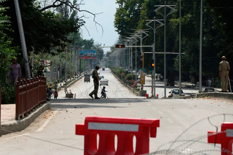 Caxemira: Clima tenso entre Índia e Paquistão, duas potências nucleares, após a supressão da autonomia da região (ALEXANDRE MARCHAND/AFP)