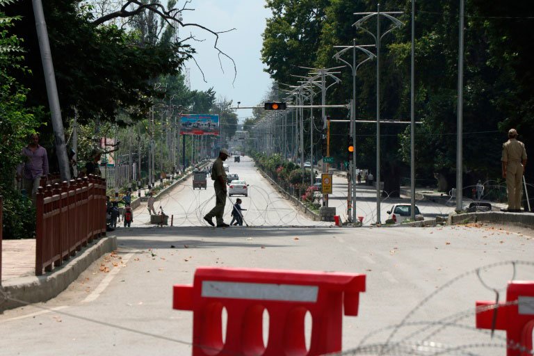 Sobe tensão entre Índia e Paquistão por crise na Caxemira